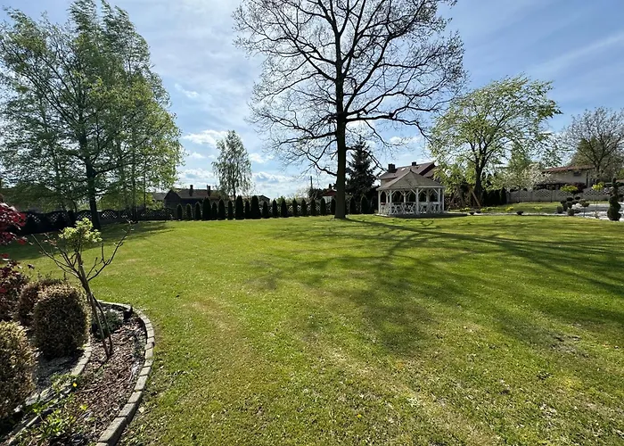 Domilo Mzyki מלון דירות Koziegłowy